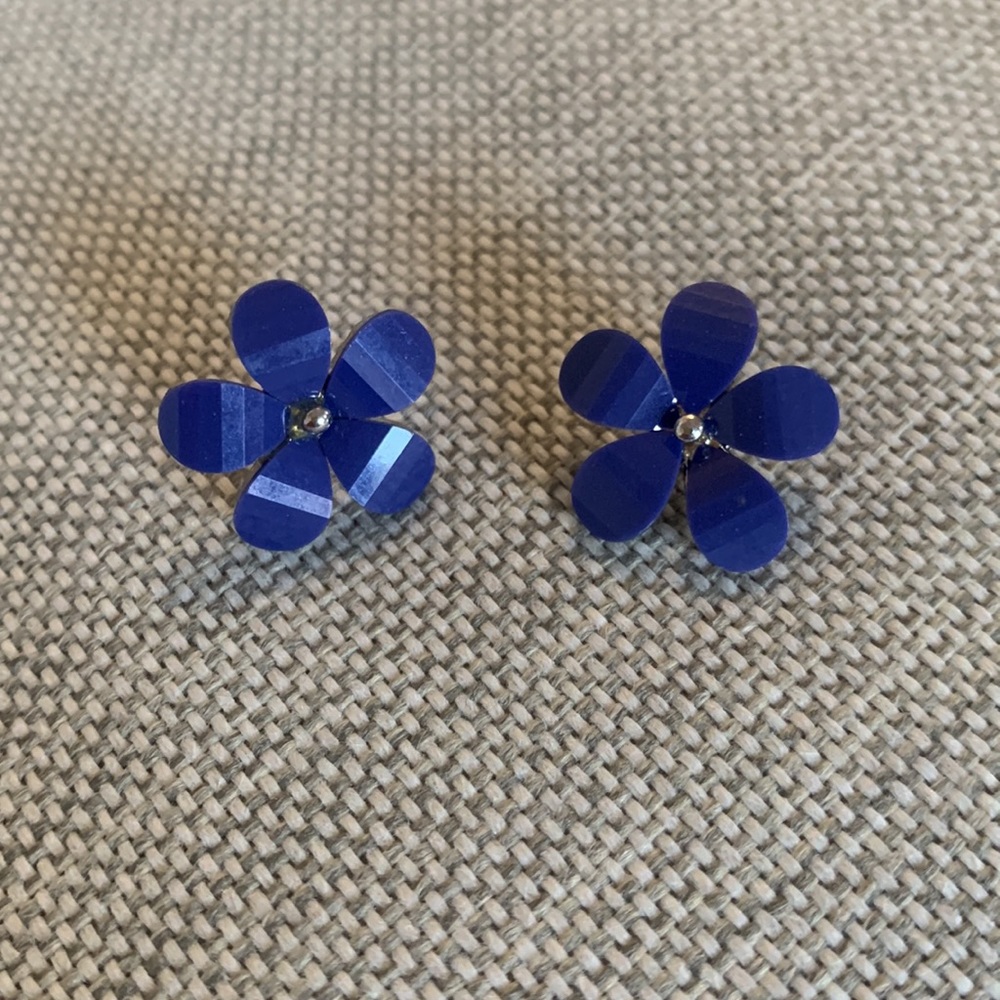 Blue violet flower earrings🌸